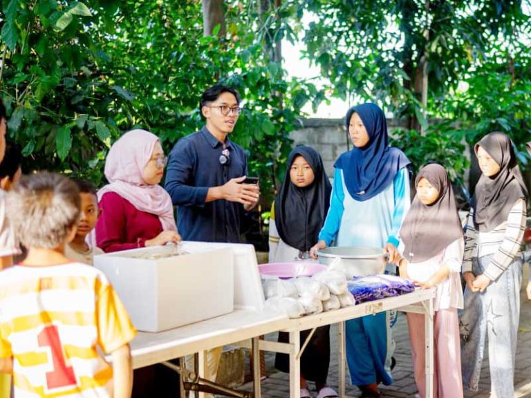 Eksklusif: Matematika Produktif: Belajar Berhitung, Berwirausaha, dan Membangun Masa Depan yang Harus Anda Ketahui ikon pak adi