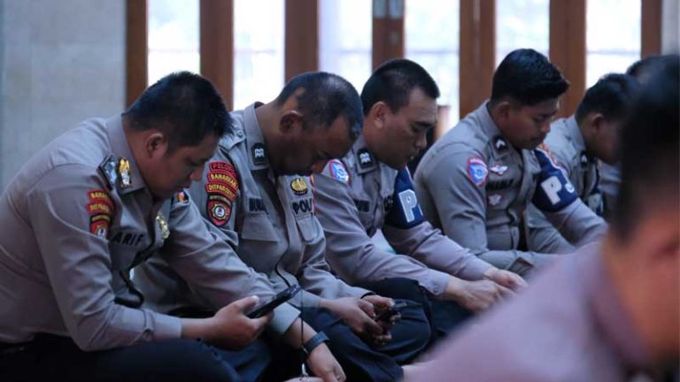 Eksklusif: Perkuat Integritas dan Profesionalisme, Polda Banten Gelar Pembinaan Rohani Personel yang Harus Anda Ketahui ikon3