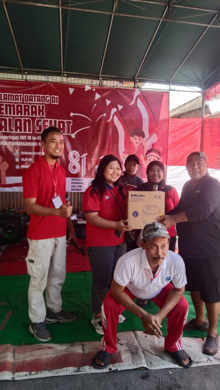 Semarak HUT RI ke-81, Warga RT 02/12 Plamongansari Gelar Jalan Santai Meriah dengan 171 Doorprize img 20260809 wa0084