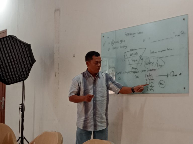 Wasekjen AsMEN Kupas Tuntas Kalimat Aktif dan Kutipan Langsung ke Mahasiswa PPL IAI Al-Azis img 20260810 wa0020