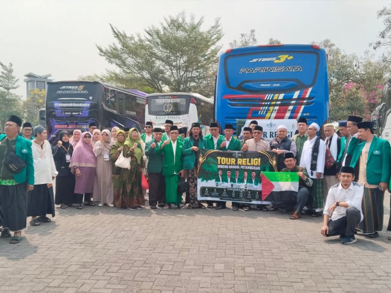 Eksklusif: Pererat Silaturahmi, MWCNU Grogol Petamburan Gelar Tour Religi Ziarah Makam Wali ke Jawa Timur yang Harus Anda Ketahui mwcnu gropet