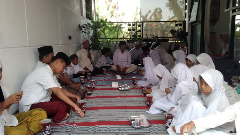 Pengajian Rutin bersamaan Ulang Tahun ke-7, keponakan, Bapak Iwan Afandhi Yusup Kembali Berbagi Kebahagiaan Bersama Anak-Anak Panti Asuhan YBMI img 20260928 wa0031