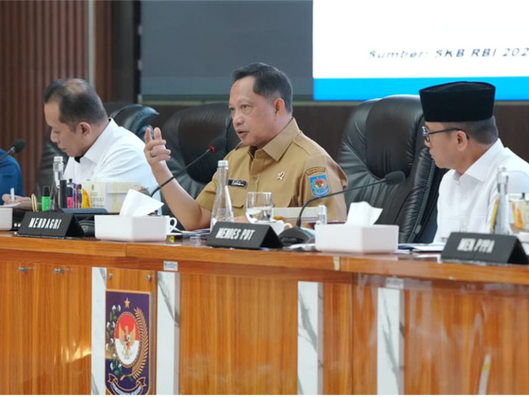 Eksklusif: Mendagri Imbau Kepala Daerah Dukung Proses Verifikasi dan Validasi Kopdeskel yang Harus Anda Ketahui kemendagri 143